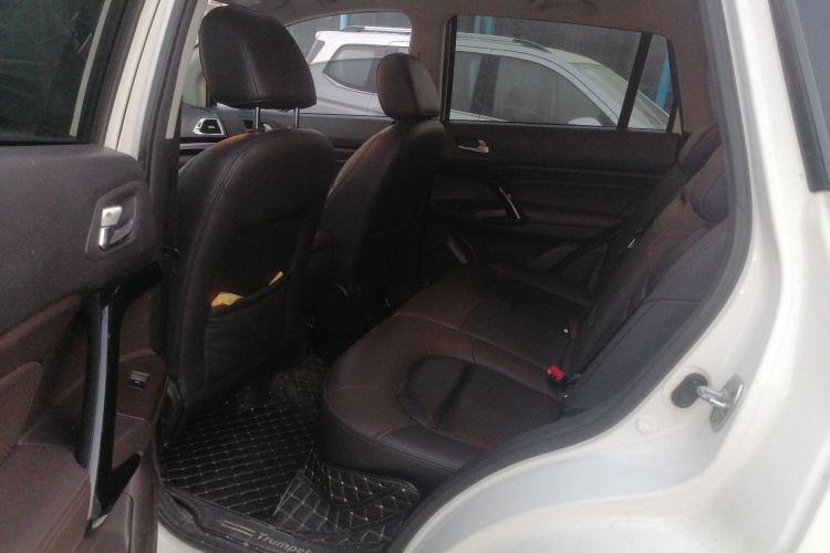 广汽传祺 传祺GS4 2015款 200T G-DCT豪华版中控内饰21