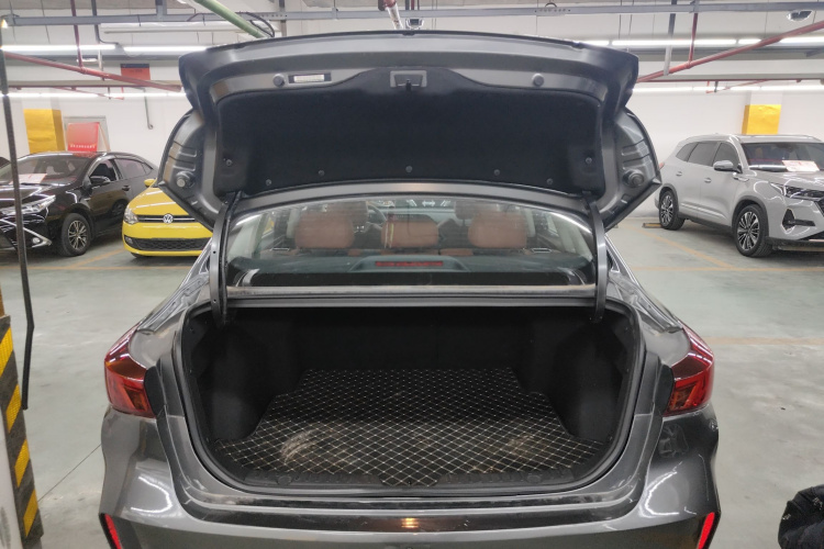 长安 逸动 2024款 PLUS 蓝鲸NE 1.4T GDI DCT高能版机舱底盘23