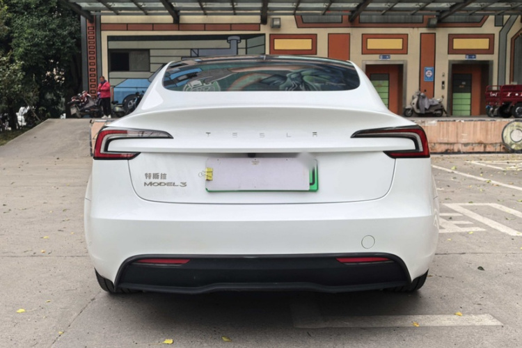 特斯拉 Model 3 2023款 后轮驱动版车身外观6007