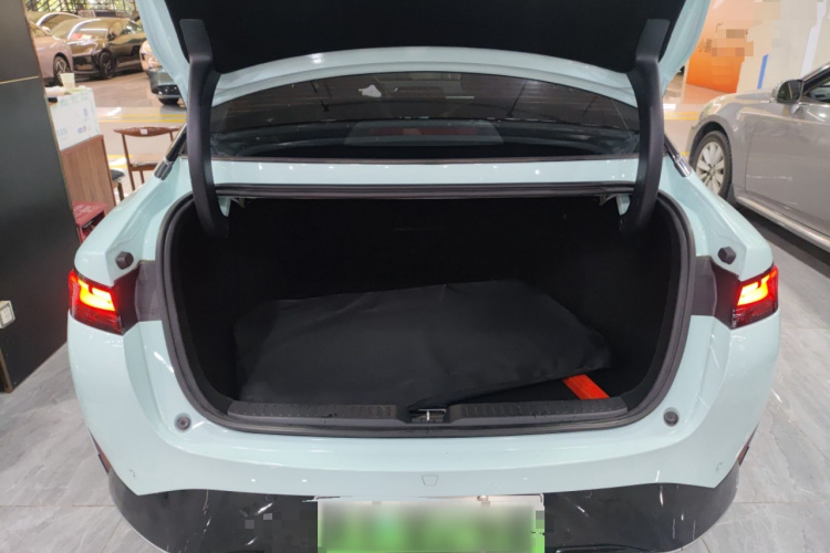 小鹏P5 2021款 550E局部细节23