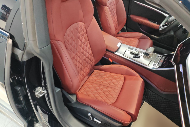 奥迪A7L 2024款 45 TFSI quattro 黑武士版局部细节41