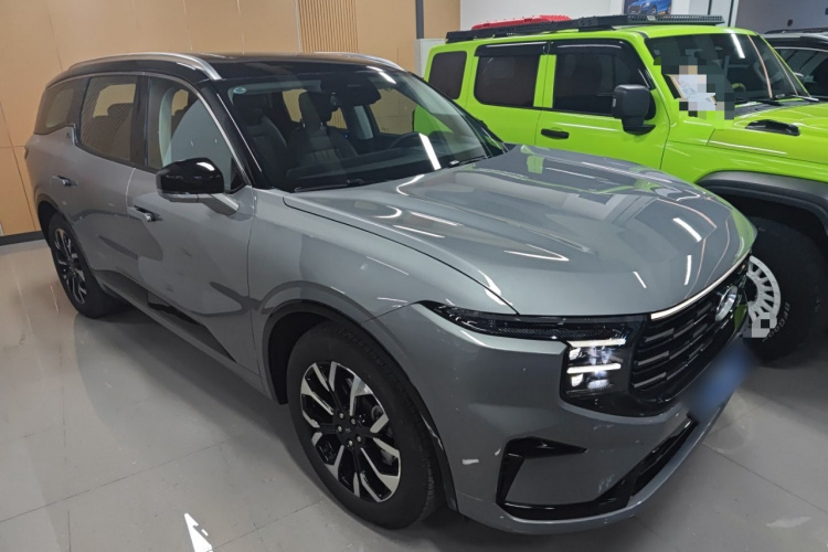 福特 2025款 锐界L 2.0T EcoBoost E混动四驱七座至尊型车身外观3