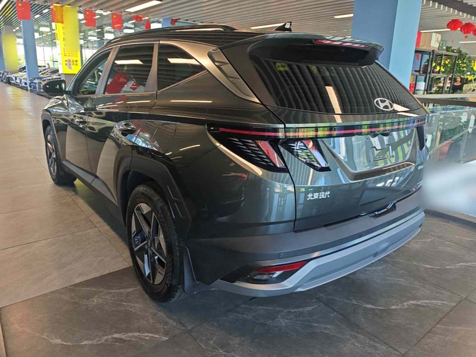 现代 2025款 途胜L 1.5T 精英版(3)