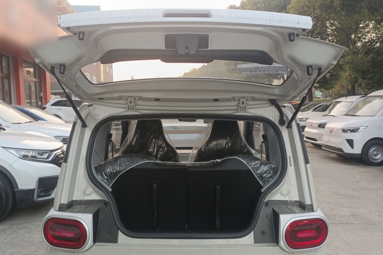 五菱汽车 宏光MINIEV 2024款 第三代 215km 青春版机舱底盘23