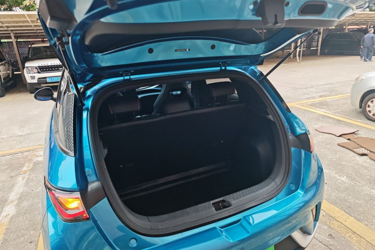 比亚迪 海豚 2021款 405km 时尚版机舱底盘23