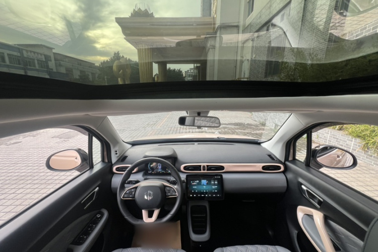 零跑汽车 零跑T03 2021款 400豪华Pro版中控内饰7008