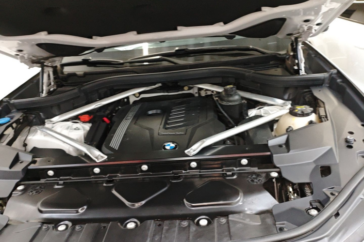 宝马X5(进口) 2019款 xDrive40i M运动套装机舱底盘24