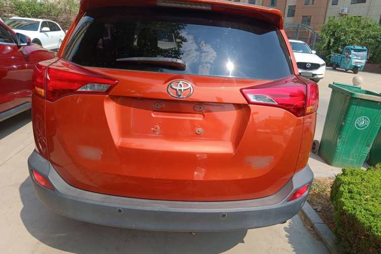 丰田 RAV4荣放 2013款 2.0L CVT四驱新锐版车身外观6004