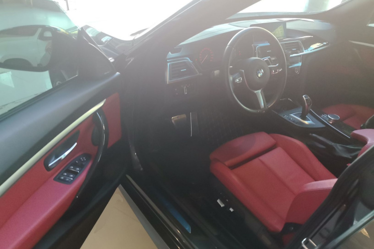 宝马3系GT 2020款 330i M运动曜夜版中控内饰20