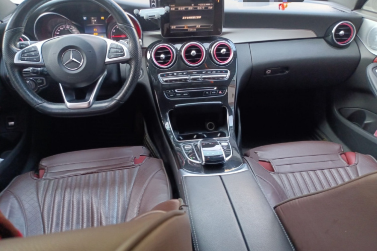 奔驰C级 2017款 改款 C 200 运动版中控内饰12