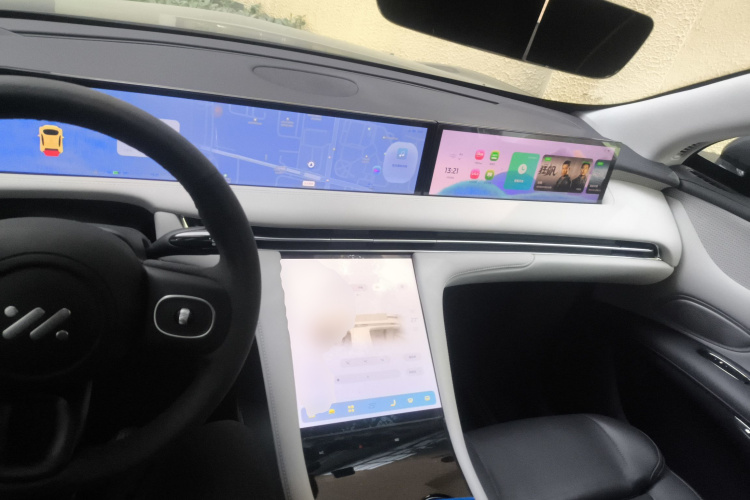 智己汽车 智己LS7 2023款 90kWh Elite后驱版中控内饰7002