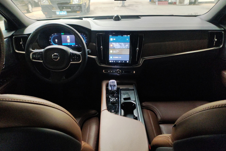沃尔沃V90 2024款 Cross Country B5 AWD 智尊版中控内饰12