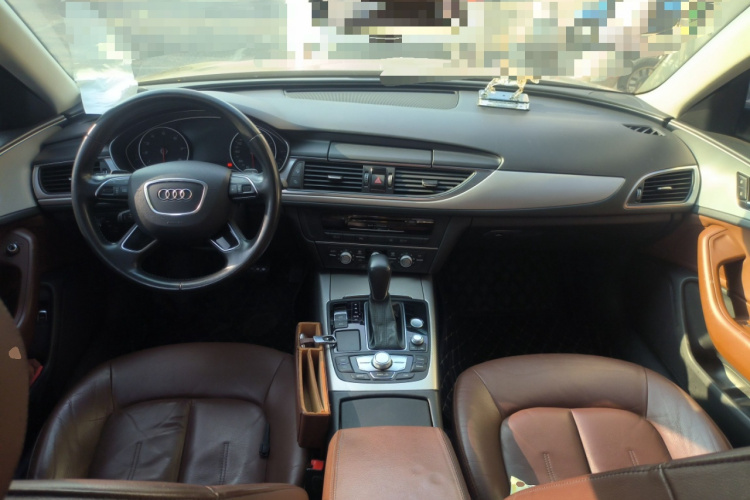 奥迪A6L 2018款 35 TFSI 典藏版中控内饰12