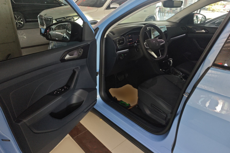 大众 途岳 2025款 新锐 300TSI 锐享版中控内饰20