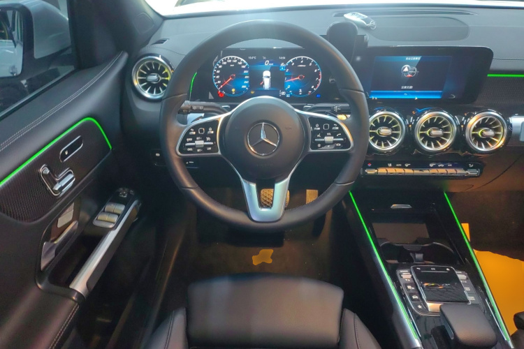 奔驰GLB 2023款 GLB 220 时尚型局部细节13