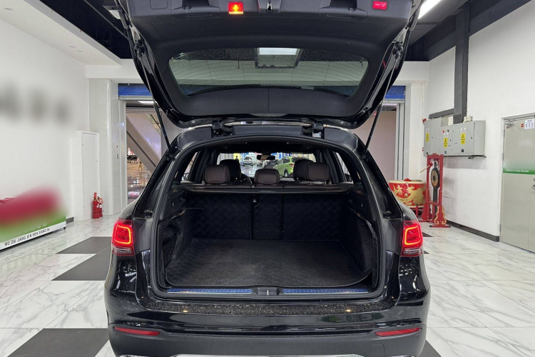 奔驰GLC 2020款 GLC 260 L 4MATIC 动感型中控内饰7009