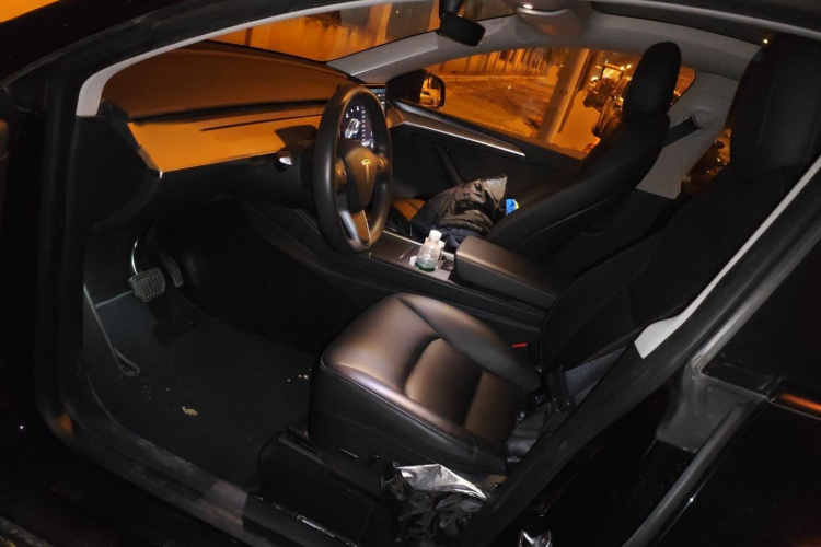 特斯拉 Model Y 2021款 标准续航后驱版局部细节19