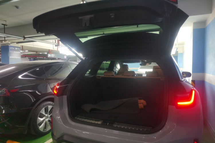 蔚来ES6 2020款 600KM 运动版机舱底盘23