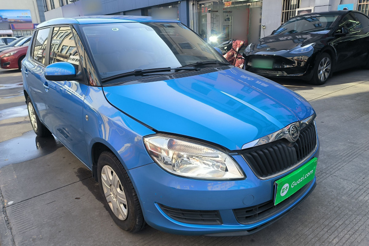 斯柯达 晶锐 2014款 1.4L 自动晶致版车身外观3