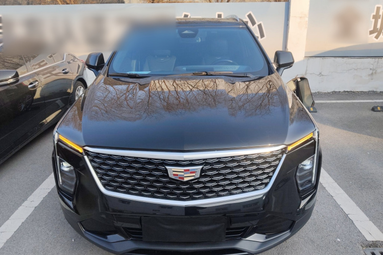 凯迪拉克XT4 2024款 28T 两驱豪华型车身外观2