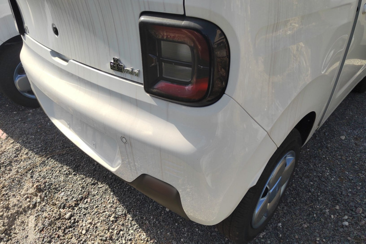 吉利银河 2024款 熊猫mini 200km 耐力熊车身外观9