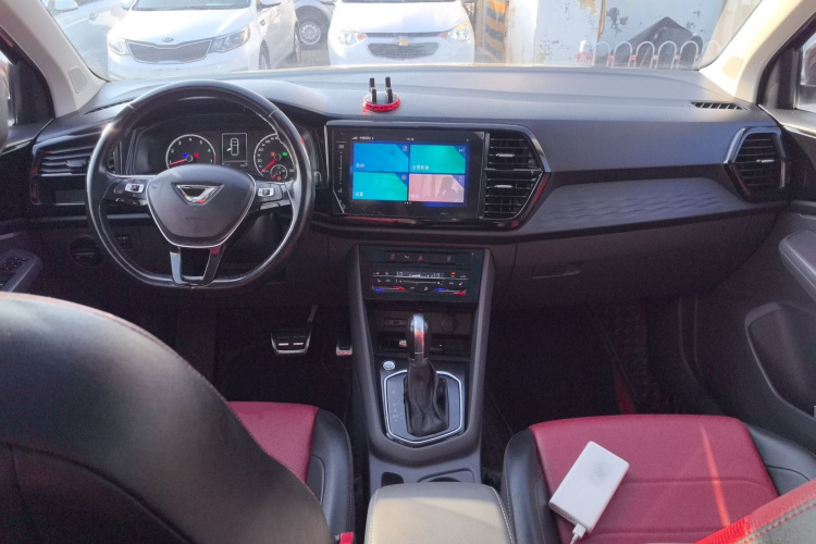 捷达VS7 2020款 1.4T 自动荣耀型中控内饰12