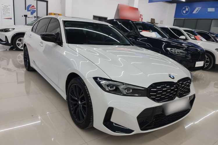 宝马3系 2024款 325Li M运动曜夜套装车身外观3