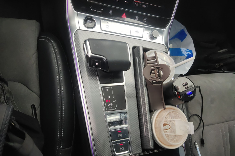 奥迪A6L 2024款 45 TFSI 臻选动感型局部细节18