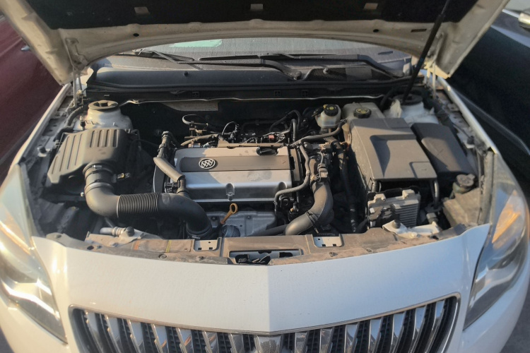 别克 君威 2015款 1.6T 时尚技术型机舱底盘24