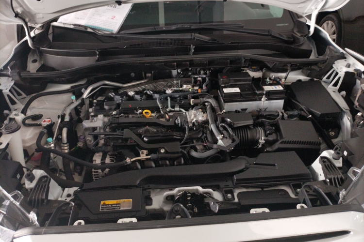 丰田 锋兰达 2023款 2.0L CVT豪华版机舱底盘24