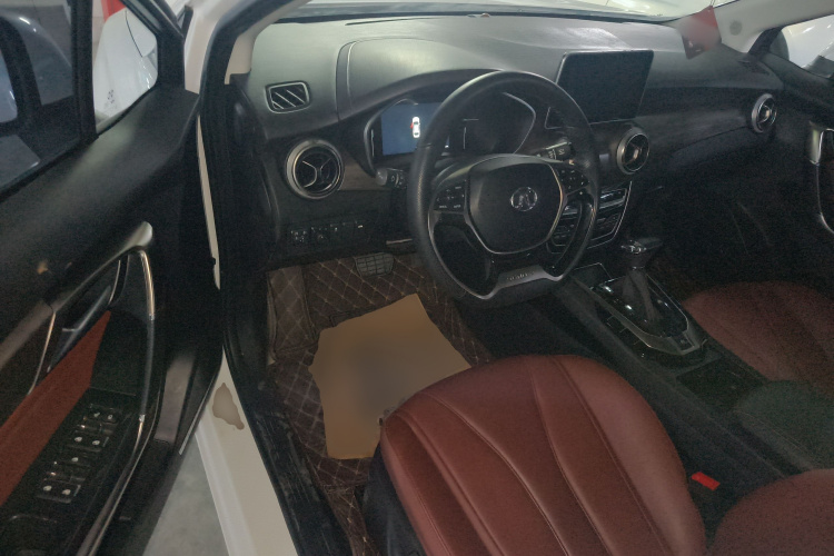 北京汽车 绅宝D50 2018款 1.5L CVT尊贵智联版中控内饰20