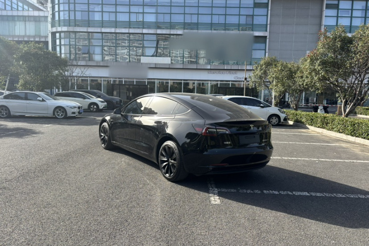 特斯拉 Model 3 2022款 后轮驱动版车身外观6003