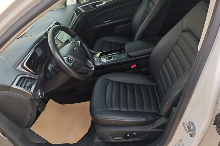 福特 蒙迪欧 2018款 EcoBoost 180 智控豪华型 国VI中控内饰19