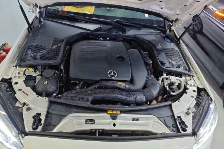 奔驰C级 2021款 C 200 L 时尚型运动版机舱底盘24