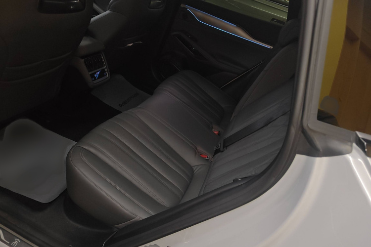 比亚迪 宋L EV 2025款 智驾版 662km 激光雷达卓越型中控内饰7004