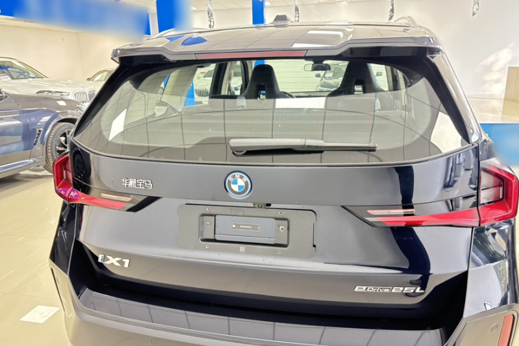 宝马iX1 2025款 eDrive25L M运动套装车身外观6005