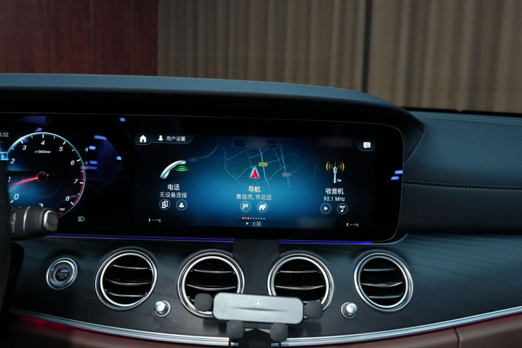 奔驰E级 2021款 改款 E 260 L 运动型中控内饰7013