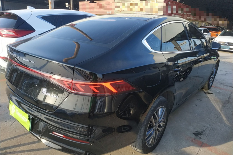 比亚迪 秦PLUS 2024款 荣耀版 DM-i 120KM领先型车身外观7