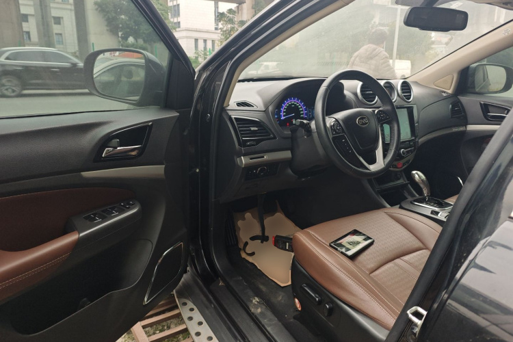比亚迪S7 2015款 2.0T 升级版 自动尊贵型中控内饰20