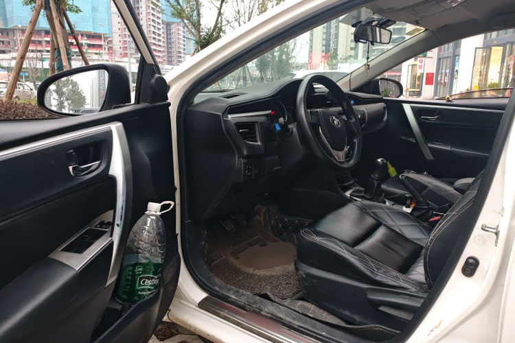 丰田 卡罗拉 2014款 1.6L 手动GL中控内饰20