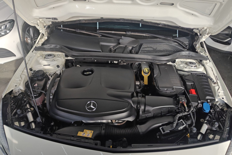 奔驰A级(进口) 2018款 A 200 动感型机舱底盘24