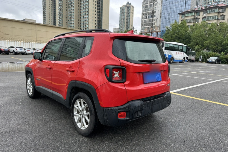 Jeep 自由侠 2016款 1.4T 自动高能版车身外观6007