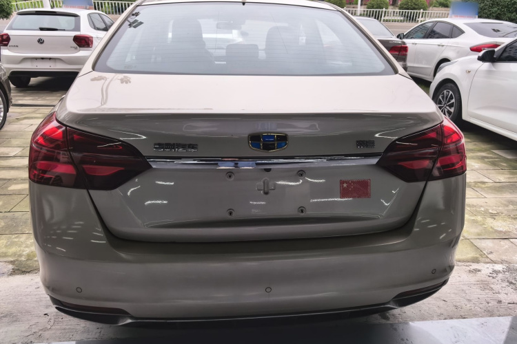 吉利汽车 帝豪 2018款 1.5L 手动向上互联版车身外观6