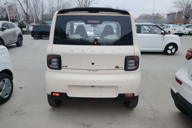 吉利银河 熊猫 2025款 210km 元气熊车身外观6