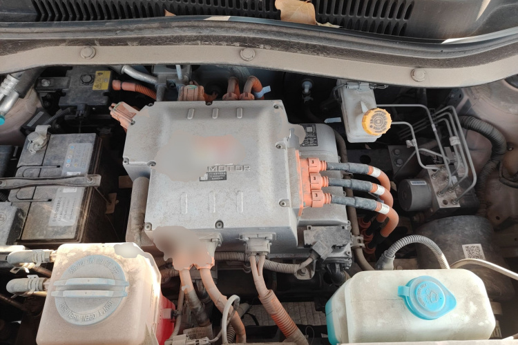 零跑汽车 零跑T03 2021款 400轻享版 三元锂机舱底盘24