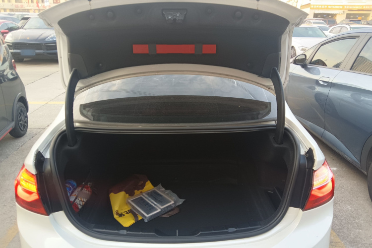 宝马1系 2018款 改款 118i 运动型局部细节23