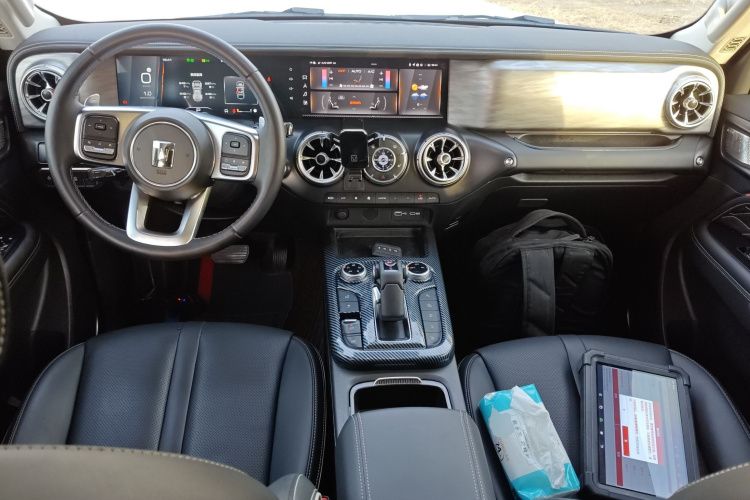 坦克300 2024款 2.0T 征服者中控内饰12