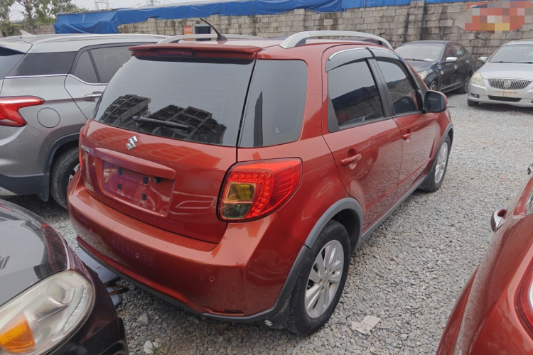 铃木 天语 SX4 2013款 1.6L 手动酷锐型车身外观7