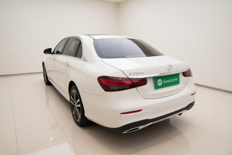 奔驰E级 2021款 E 260 L 运动型车身外观5