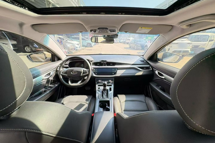 吉利汽车 帝豪 2019款 领军版 1.5L CVT向上互联型 国VI中控内饰7003